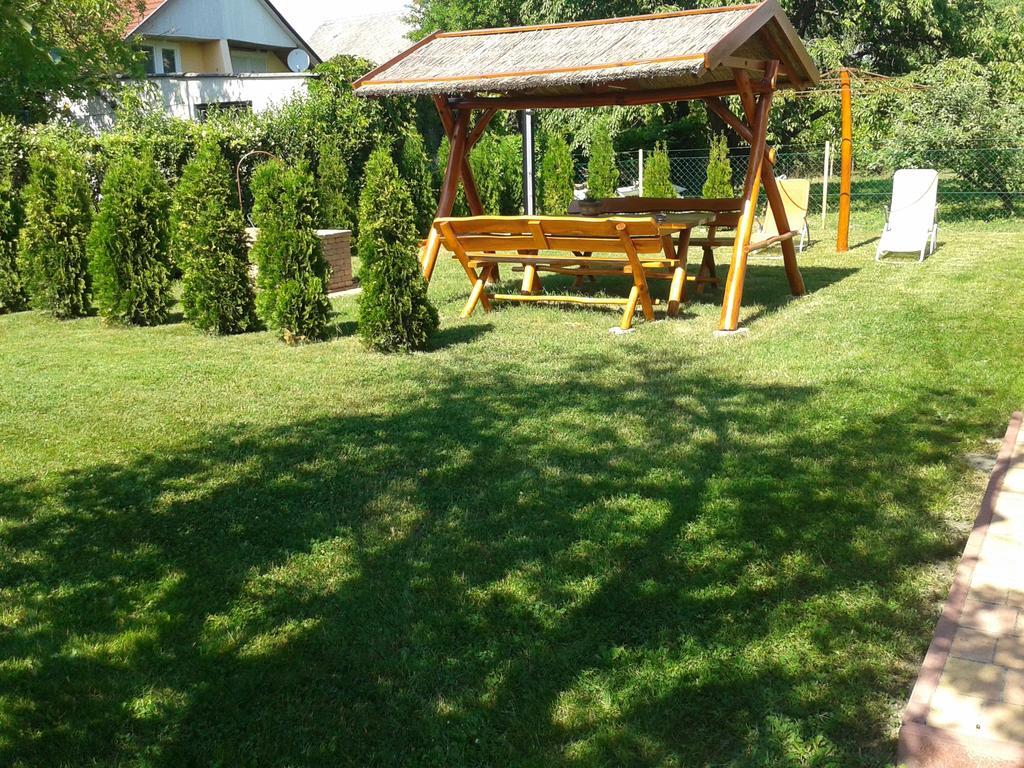 Munkacsy Apartmanok Balatonfenyves Ngoại thất bức ảnh